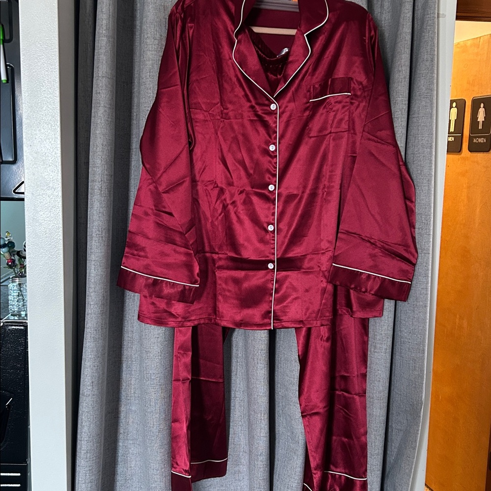 Women’s 2X Satin Pajama Set in Deep burgundy with Contrast Piping